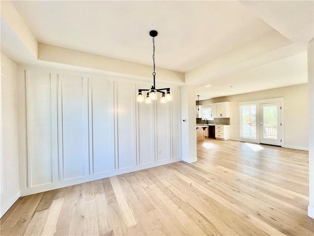 1929 Longview Drive, Liberty, MO 64068