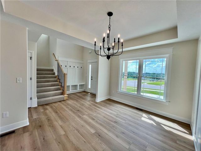 1929 Longview Drive, Liberty, MO 64068