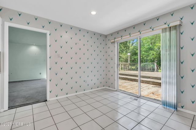 4 Knox Lane, Manalapan, NJ 07726