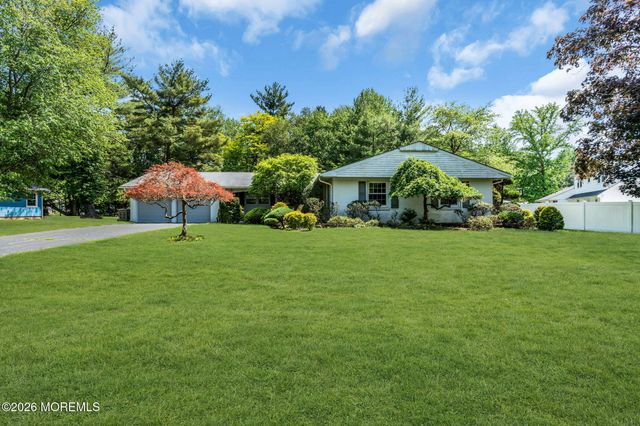 4 Knox Lane, Manalapan, NJ 07726