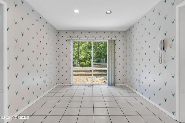 4 Knox Lane, Manalapan, NJ 07726