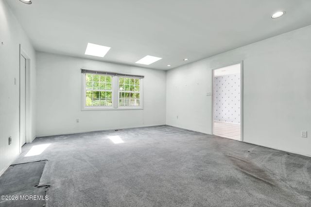 4 Knox Lane, Manalapan, NJ 07726