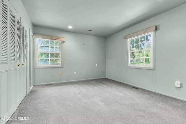 4 Knox Lane, Manalapan, NJ 07726