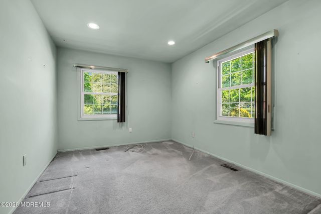 4 Knox Lane, Manalapan, NJ 07726