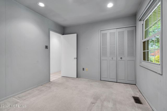 4 Knox Lane, Manalapan, NJ 07726