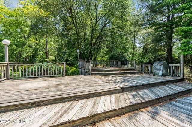 4 Knox Lane, Manalapan, NJ 07726