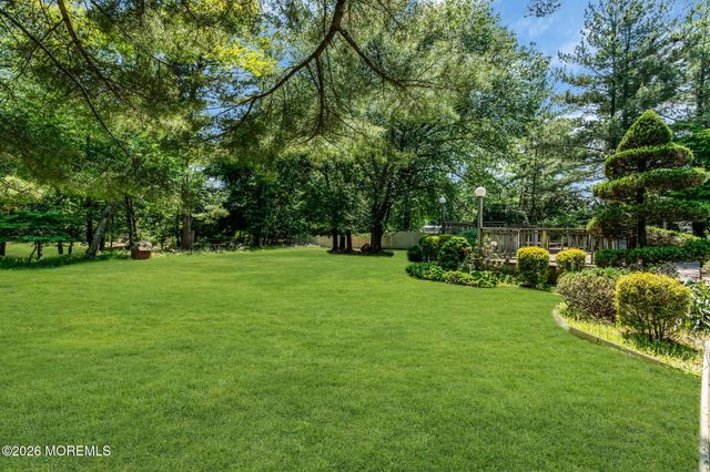 4 Knox Lane, Manalapan, NJ 07726