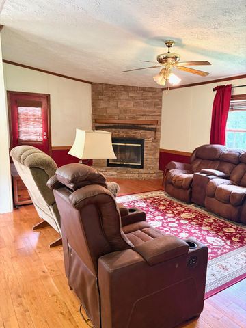 915 Isolane RD, Callaway, VA 24067