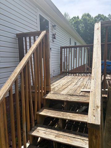 915 Isolane RD, Callaway, VA 24067