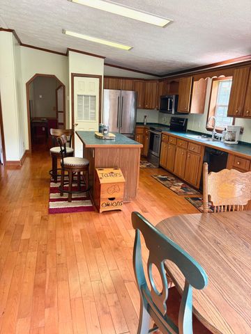 915 Isolane RD, Callaway, VA 24067