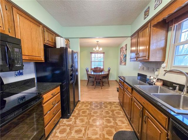 19204 E 15th Street N, Independence, MO 64056