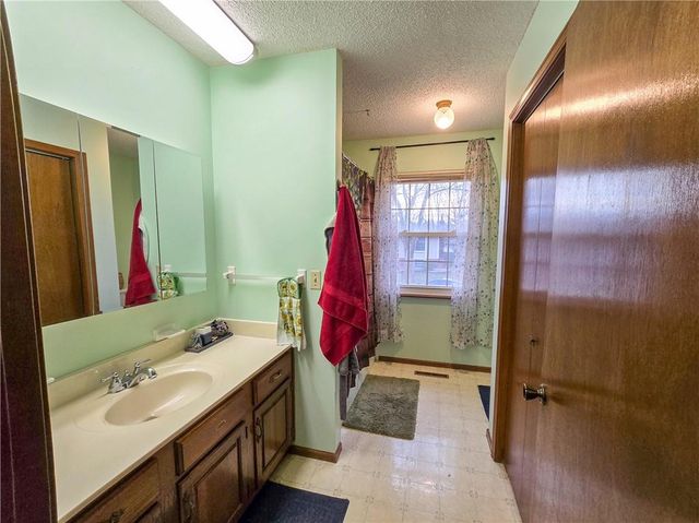 19204 E 15th Street N, Independence, MO 64056