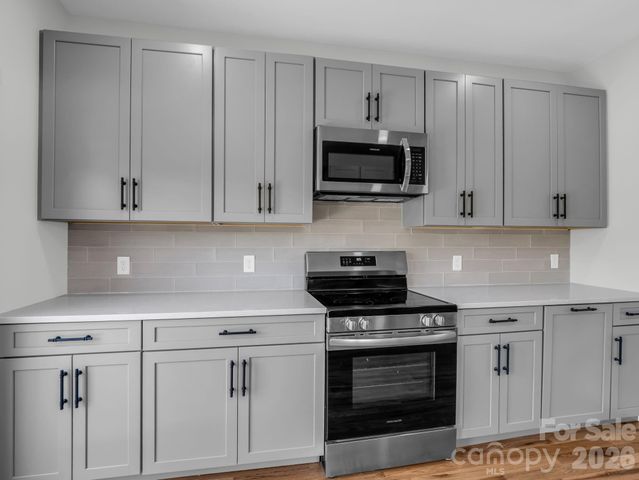 18 Worley Place, Asheville, NC 28806