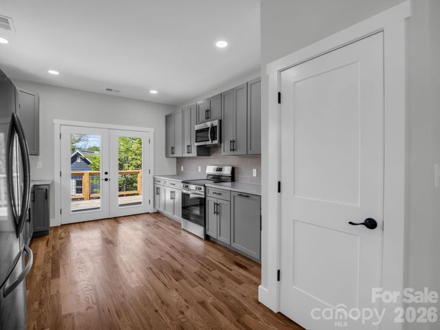 18 Worley Place, Asheville, NC 28806