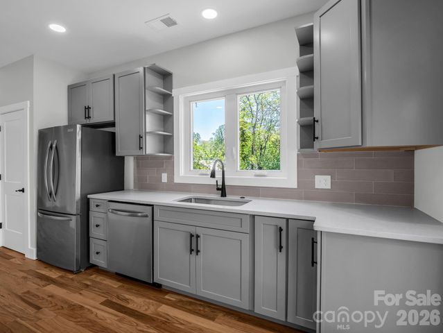 18 Worley Place, Asheville, NC 28806