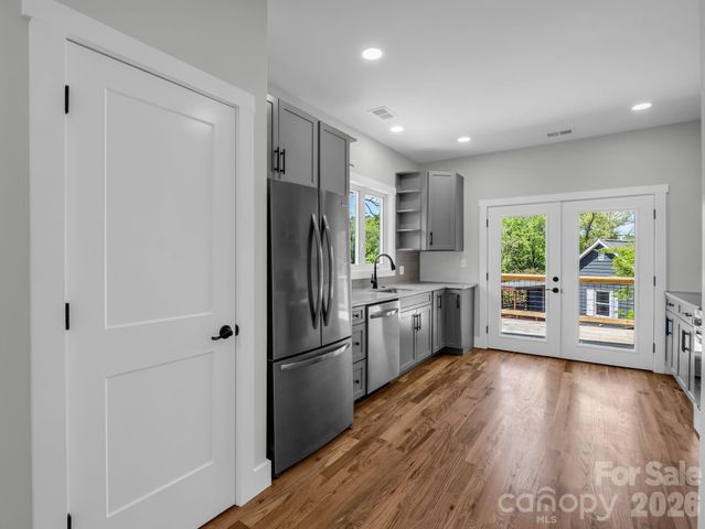 18 Worley Place, Asheville, NC 28806