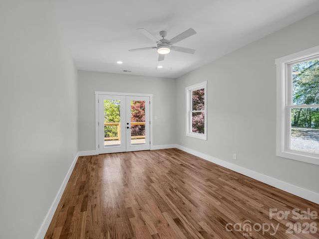 18 Worley Place, Asheville, NC 28806