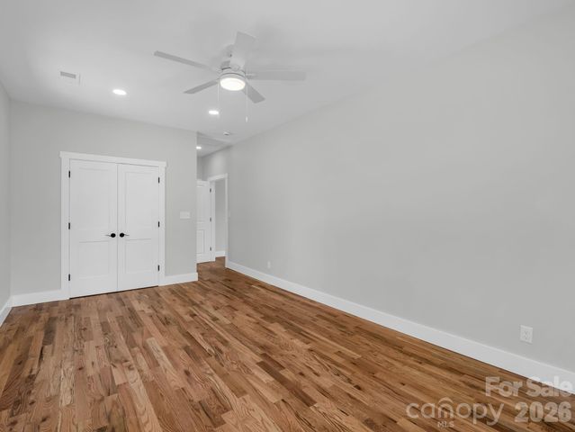 18 Worley Place, Asheville, NC 28806