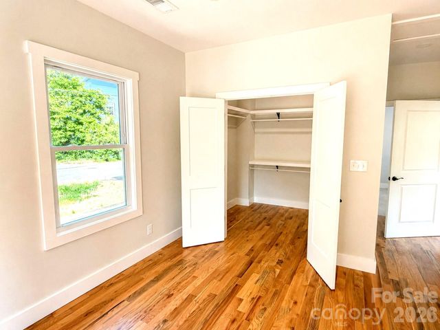 18 Worley Place, Asheville, NC 28806