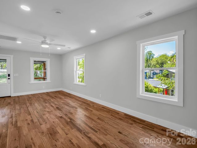 18 Worley Place, Asheville, NC 28806