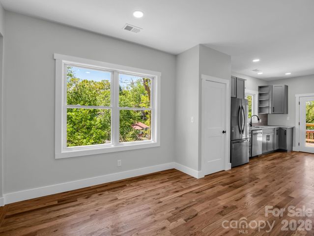 18 Worley Place, Asheville, NC 28806