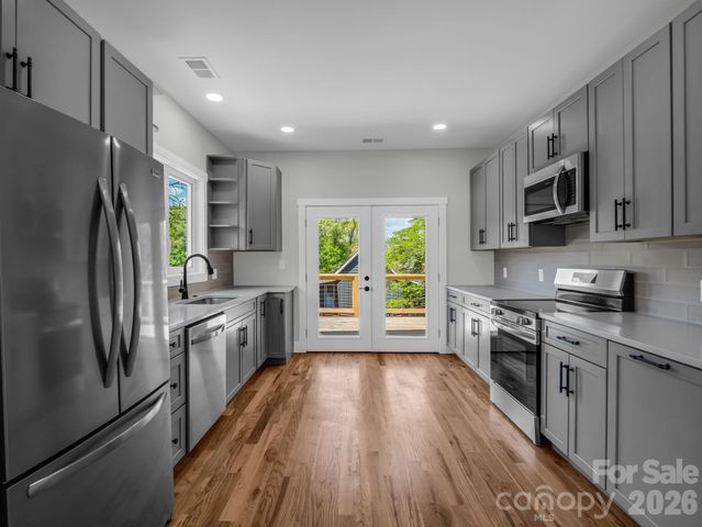 18 Worley Place, Asheville, NC 28806