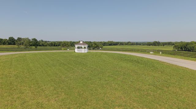 518 Polo Run Lane, Versailles, KY 40383