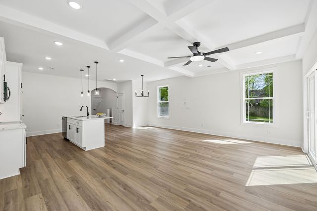 419 N Mabel St, Springfield, TN 37172