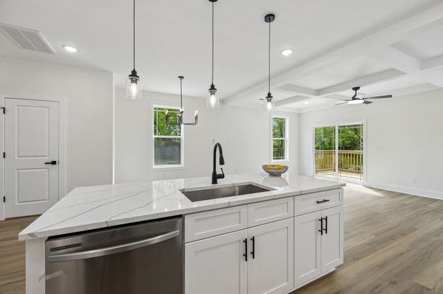 419 N Mabel St, Springfield, TN 37172