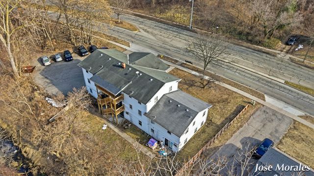 1833 Prairie Parkway, Wyoming, MI 49519