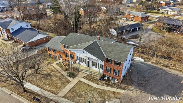 1833 Prairie Parkway, Wyoming, MI 49519