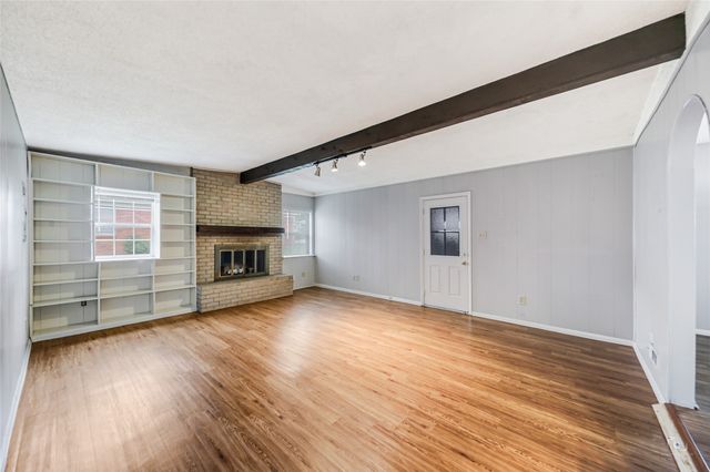8033 Pinewood Drive, Benbrook, TX 76116