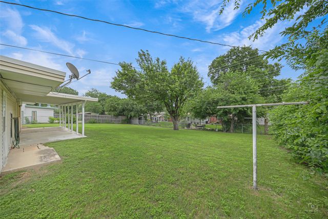 8033 Pinewood Drive, Benbrook, TX 76116