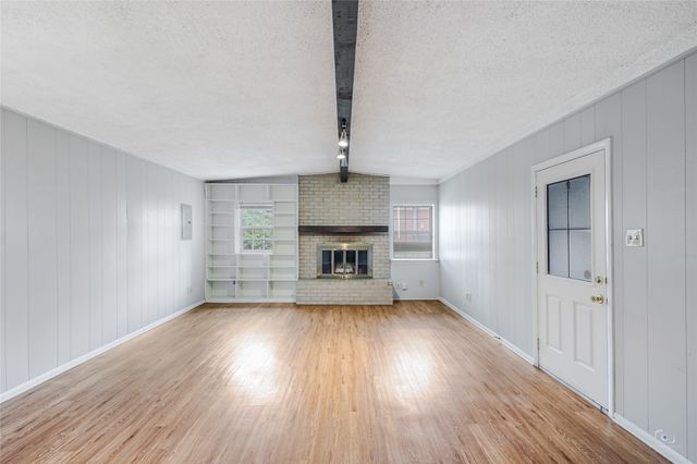 8033 Pinewood Drive, Benbrook, TX 76116