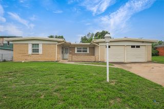 8033 Pinewood Drive, Benbrook, TX 76116