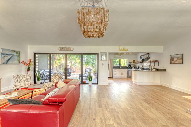 2009 SE 24 Avenue, Fort Lauderdale, FL 33316