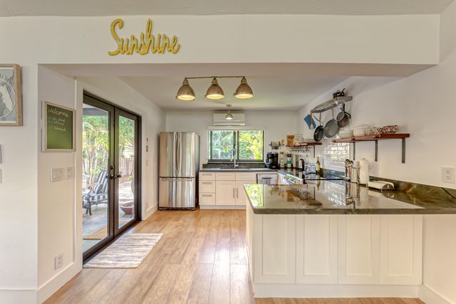 2009 SE 24 Avenue, Fort Lauderdale, FL 33316