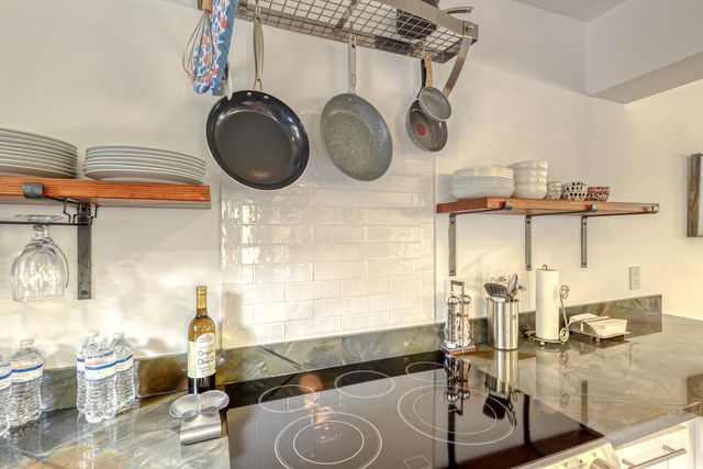 2009 SE 24 Avenue, Fort Lauderdale, FL 33316