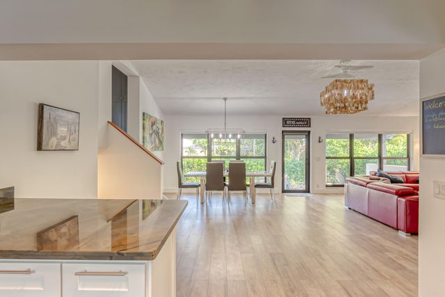 2009 SE 24 Avenue, Fort Lauderdale, FL 33316