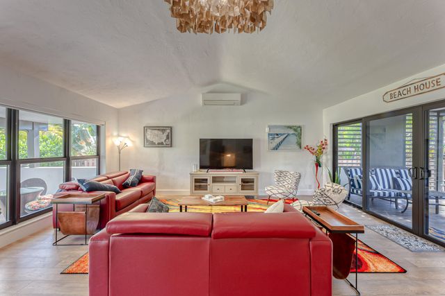 2009 SE 24 Avenue, Fort Lauderdale, FL 33316
