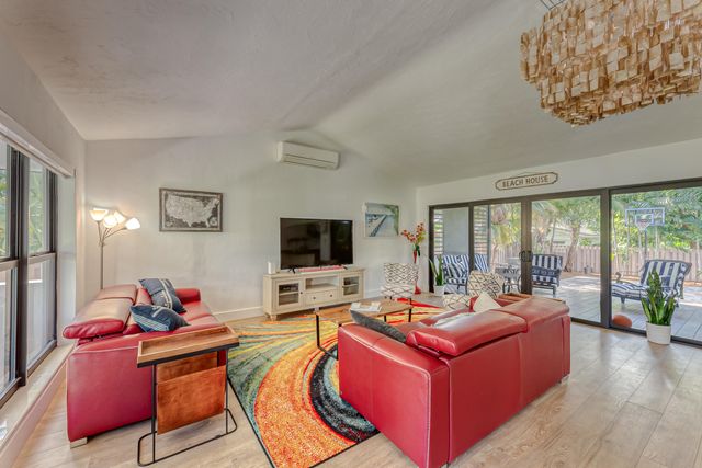 2009 SE 24 Avenue, Fort Lauderdale, FL 33316