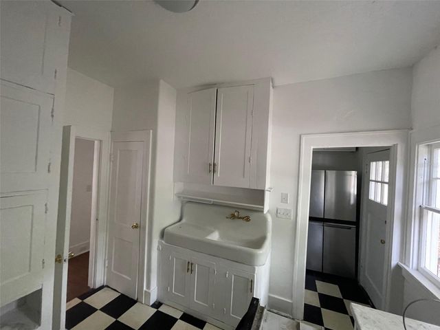 2635 W UNIVERSITY AVENUE, Gainesville, FL 32607