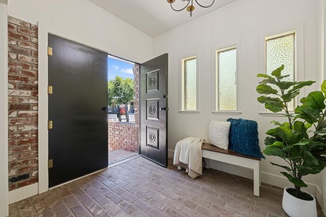143 N Lincoln Ave, Manteca, CA 95336