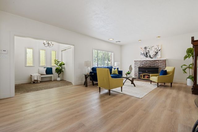 143 N Lincoln Ave, Manteca, CA 95336
