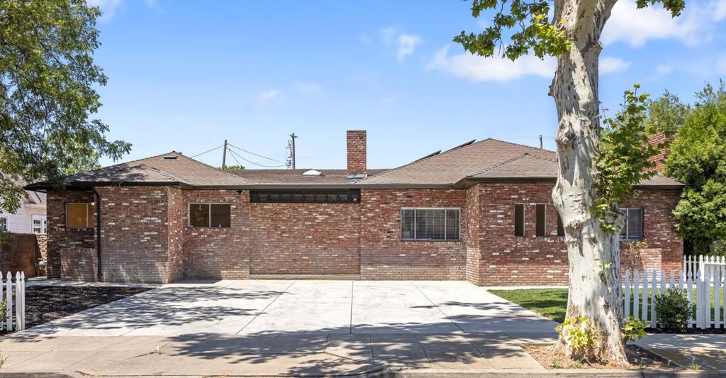 143 N Lincoln Ave, Manteca, CA 95336