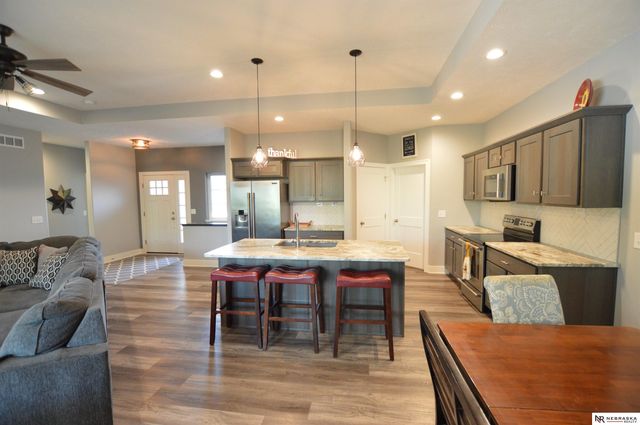 1304 Olivia Drive, Eagle, NE 68347