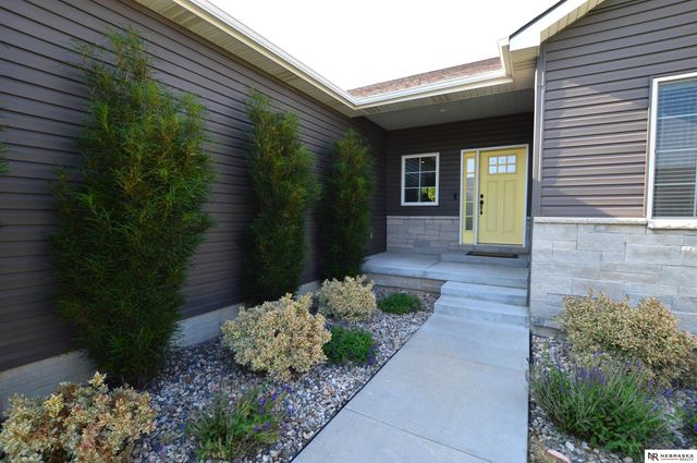 1304 Olivia Drive, Eagle, NE 68347