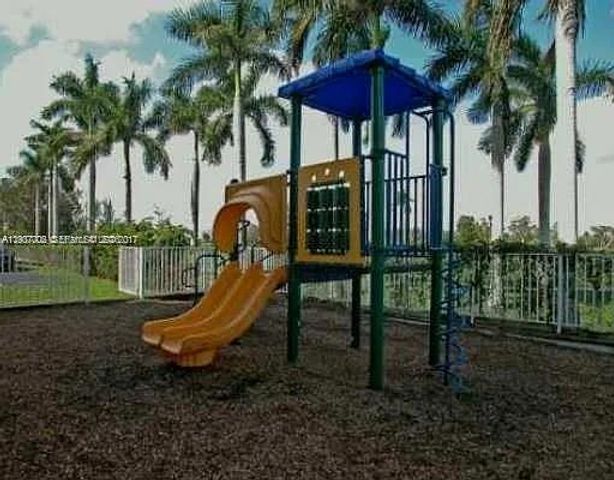 6995 NW 186th St E506, Hialeah, FL 33015