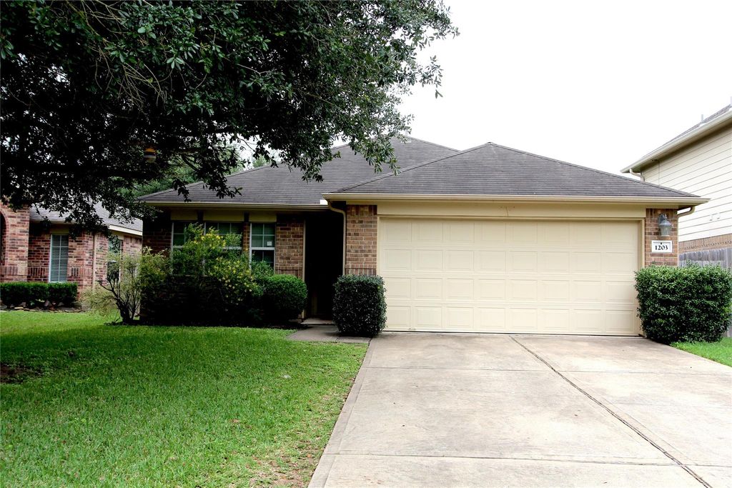 1203 Pecos Pass Drive, Richmond, TX 77406