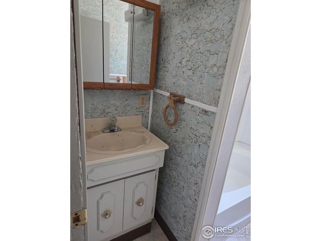 407 Carson St, Brush, CO 80723